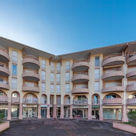 Port-frejus - Le Consul