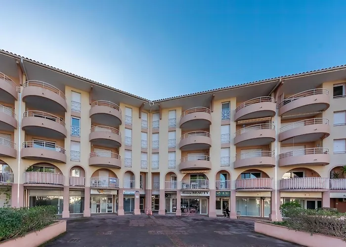 Port-frejus - Le Consul