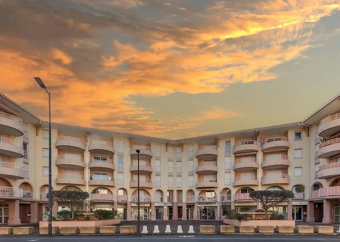 Port-frejus - Le Consul Fréjus